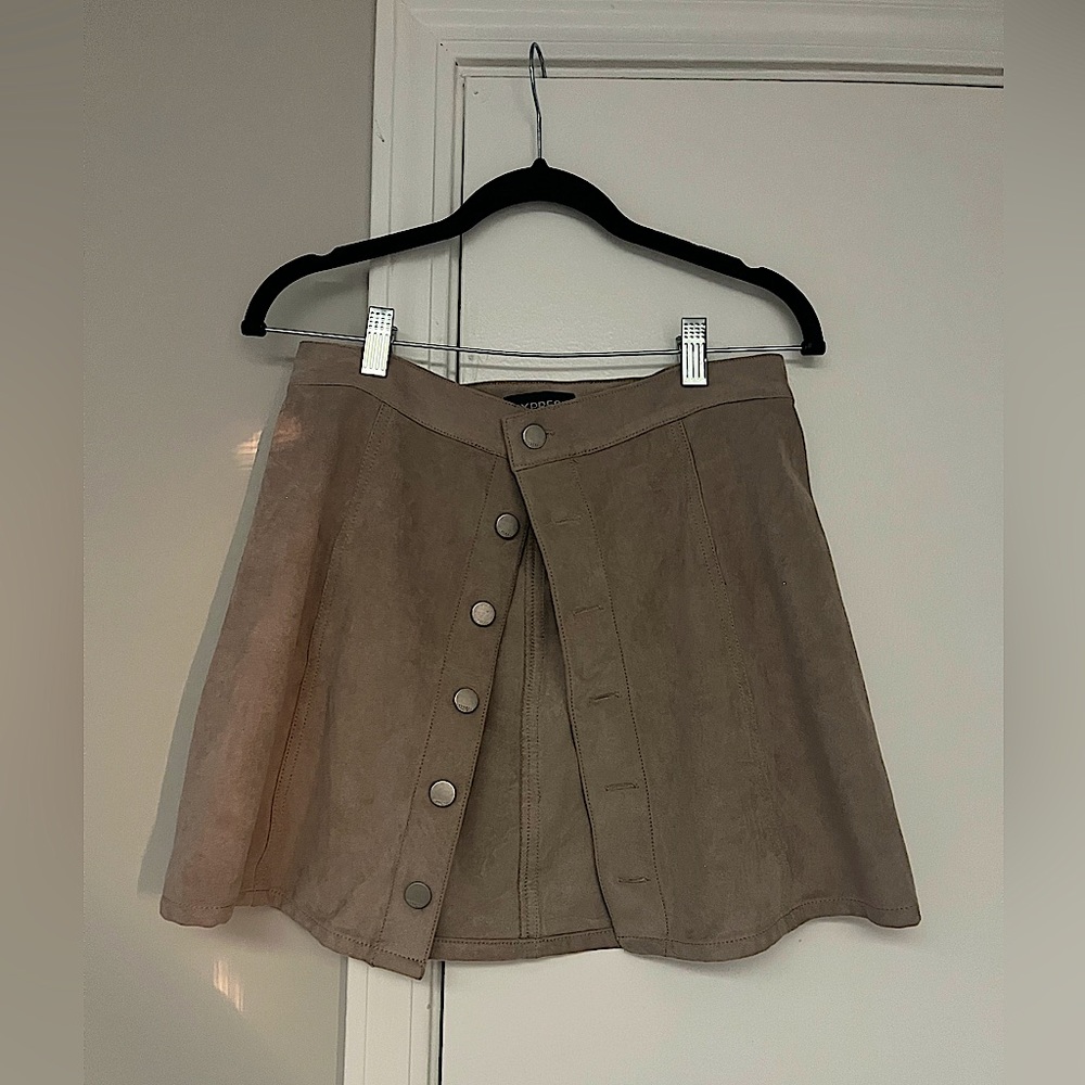 Express button skirt!
